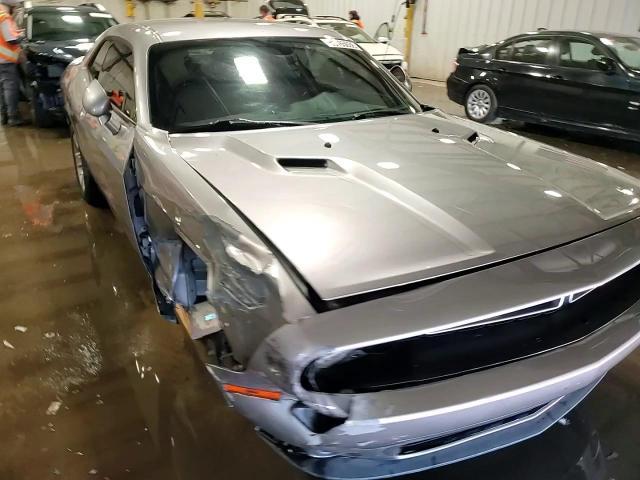 2016 Dodge Challenger Sxt - zdjęcie 14