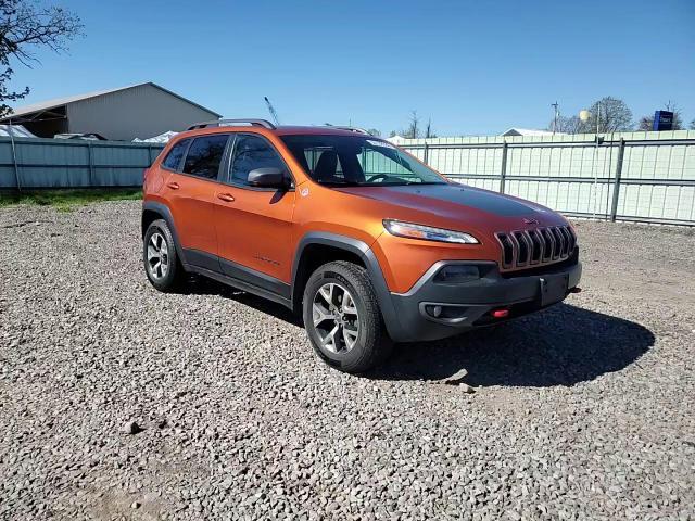 2016 Jeep Cherokee Trailhawk - zdjęcie 15