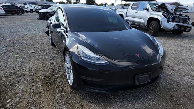 2019 Tesla Model 3 - zdjęcie 13