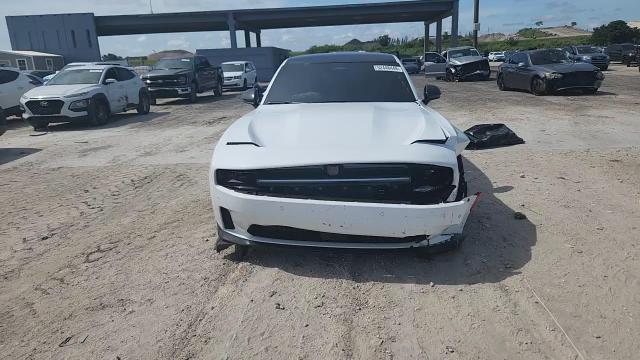2024 Dodge Charger Daytona Scat Pack - zdjęcie 13