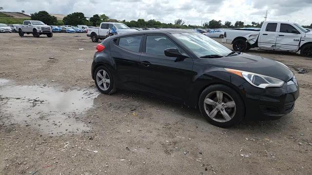 2013 Hyundai Veloster Base - zdjęcie 13