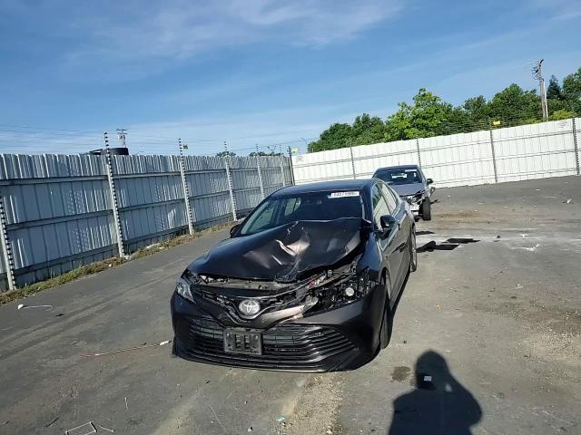 2018 Toyota Camry Le - zdjęcie 13