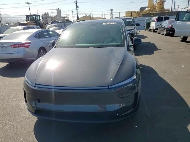 2026 Tesla Model Y - zdjęcie 14