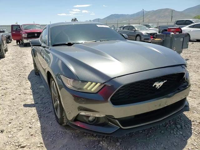 2015 Ford Mustang - zdjęcie 14