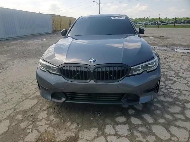 2021 BMW Seria 3 330i - zdjęcie 13