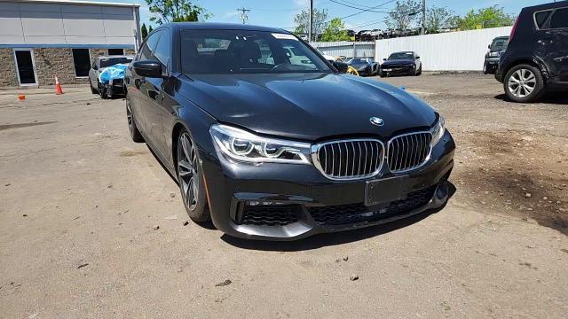2018 BMW 750 Xi - zdjęcie 14