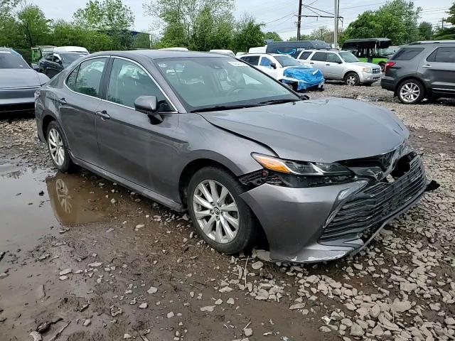 2019 Toyota Camry Le - zdjęcie 13