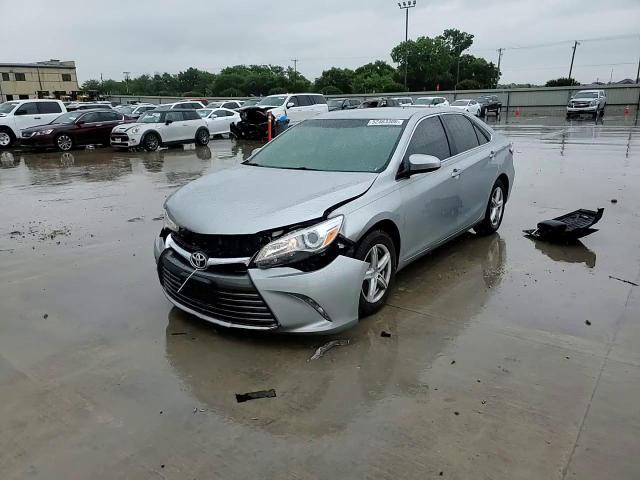 2015 Toyota Camry Le - zdjęcie 13
