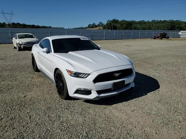 2016 Ford Mustang - zdjęcie 14