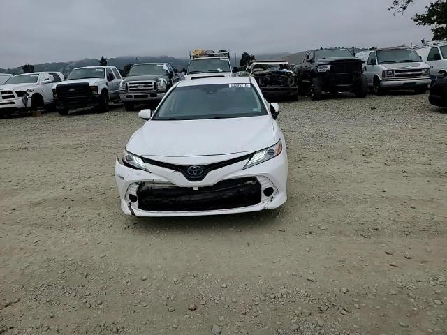 2020 Toyota Camry Xle - zdjęcie 13
