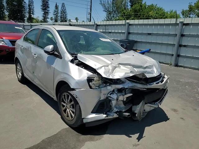 2017 Chevrolet Sonic Lt - zdjęcie 13