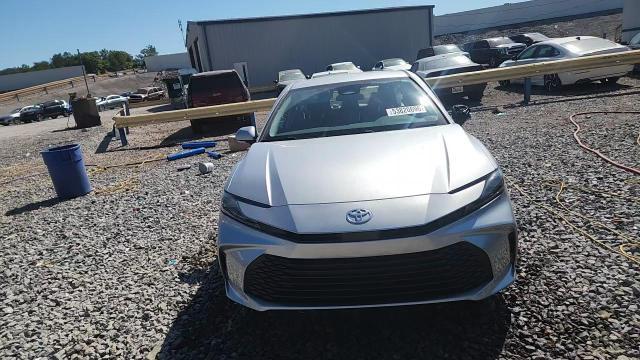 2025 Toyota Camry Le - zdjęcie 13