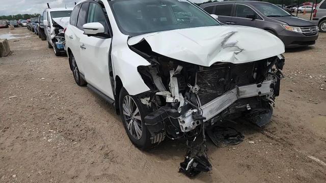 2017 Nissan Pathfinder - zdjęcie 15