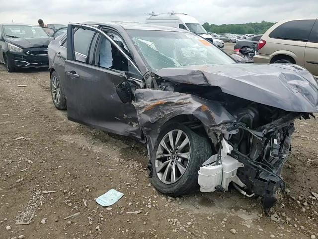 2015 Toyota Camry Xle - zdjęcie 13