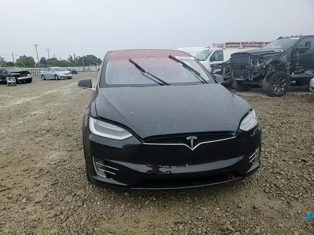 2017 Tesla Model X - zdjęcie 14