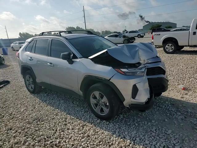 2025 Toyota Rav4 - zdjęcie 14