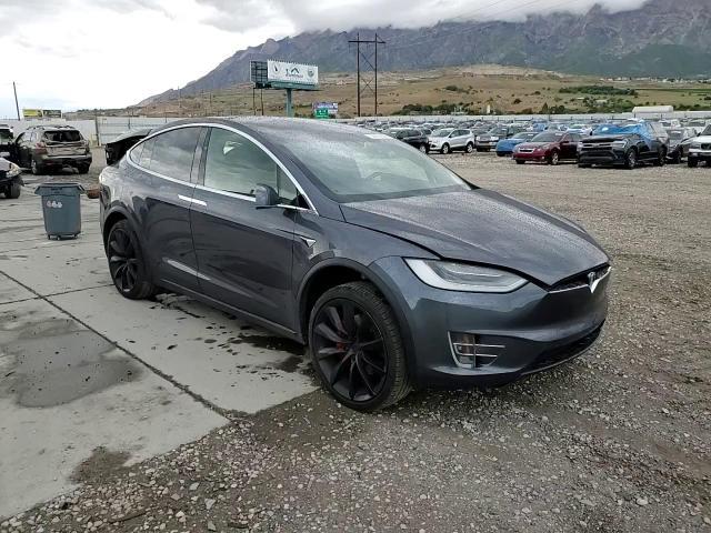 2021 Tesla Model X - zdjęcie 14