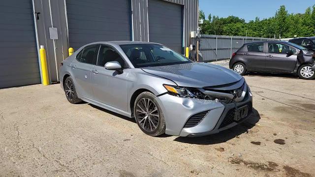 2020 Toyota Camry Se - zdjęcie 13