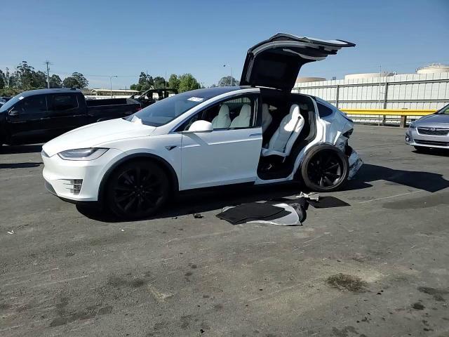 2018 Tesla Model X - zdjęcie 13