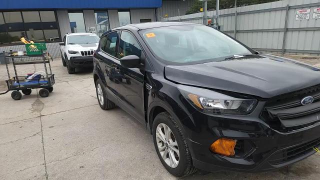 2019 Ford Escape S - zdjęcie 14