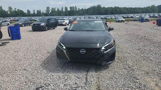 2025 Nissan Altima Sr - zdjęcie 13