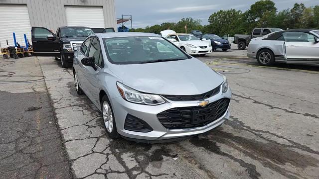 2019 Chevrolet Cruze Ls - zdjęcie 13