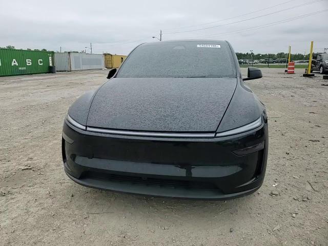 2026 Tesla Model Y - zdjęcie 14