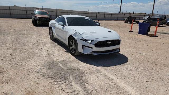 2022 Ford Mustang - zdjęcie 13