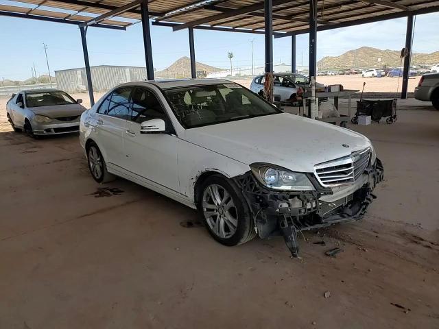 2014 Mercedes-Benz C 300 4Matic - zdjęcie 13