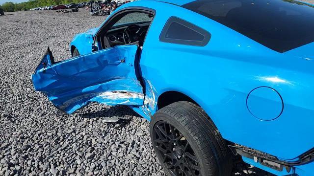 2013 Ford Mustang - zdjęcie 14