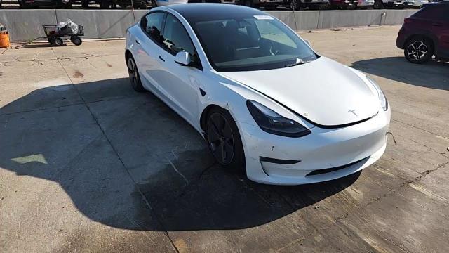 2022 Tesla Model 3 - zdjęcie 13