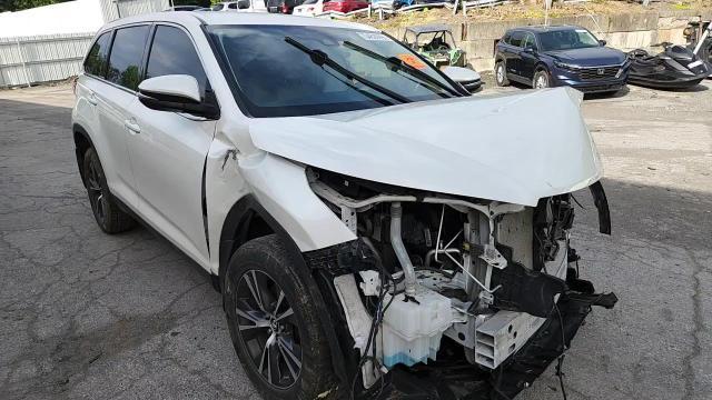 2019 Toyota Highlander Le Plus - zdjęcie 14
