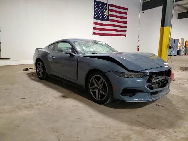 2025 Ford Mustang - zdjęcie 14