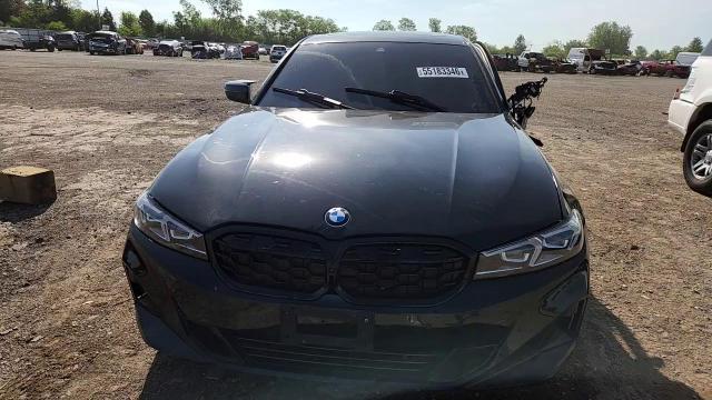 2024 BMW Seria 3 330i - zdjęcie 13