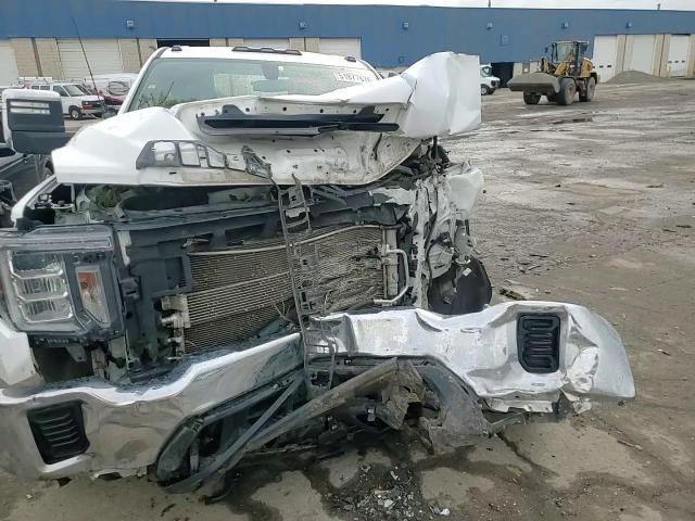 2022 GMC Sierra K3500 - zdjęcie 13