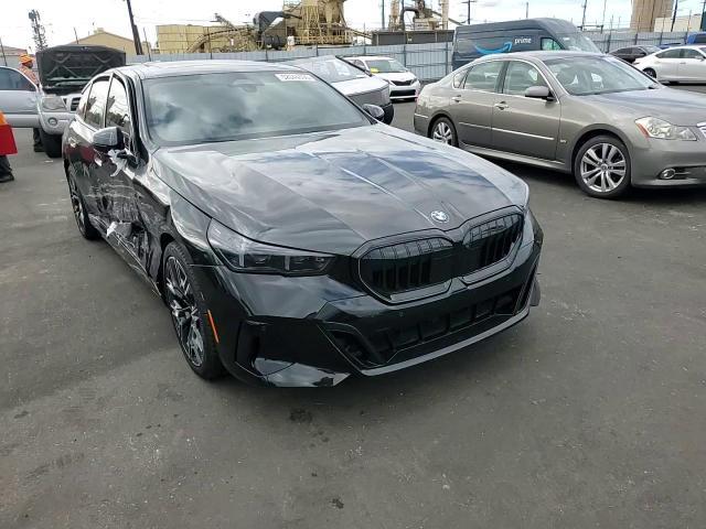 2025 BMW 530 I - zdjęcie 13