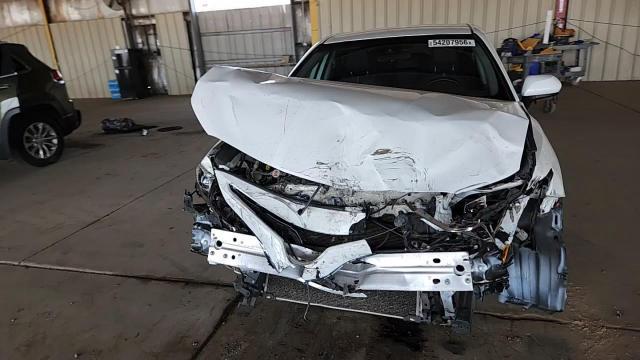 2020 Toyota Camry Se - zdjęcie 13