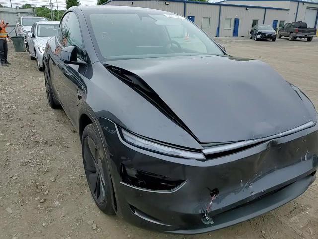 2026 Tesla Model Y - zdjęcie 13
