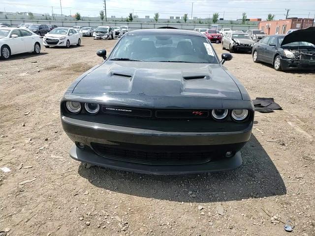 2017 Dodge Challenger R - zdjęcie 13
