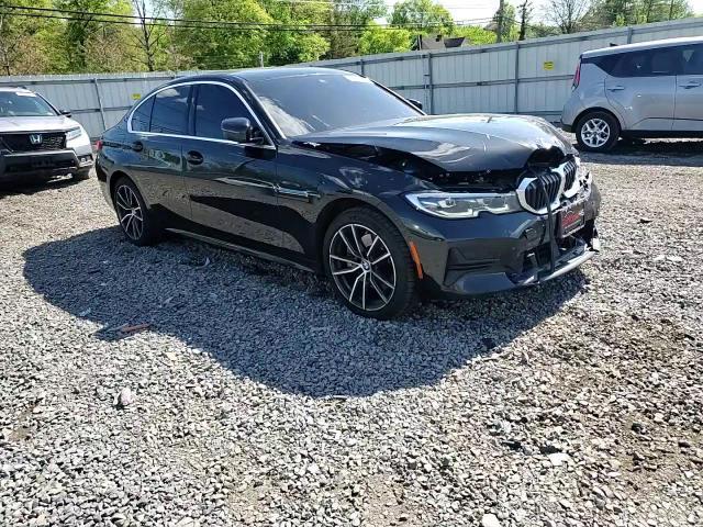 2022 BMW Seria 3 330i - zdjęcie 13