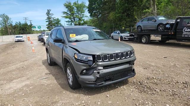 2024 Jeep Compass Latitude - zdjęcie 14