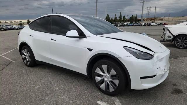 2025 Tesla Model Y - zdjęcie 14