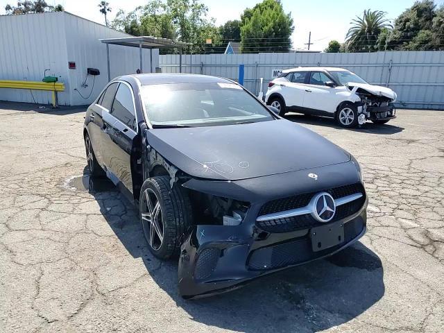 2021 Mercedes-Benz A 220 - zdjęcie 13