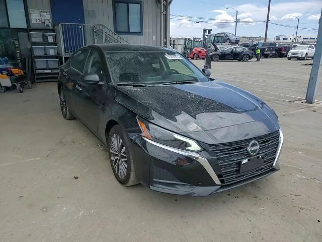 2025 Nissan Altima Sv - zdjęcie 14