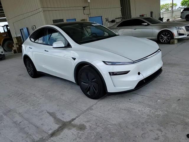 2026 Tesla Model Y - zdjęcie 13