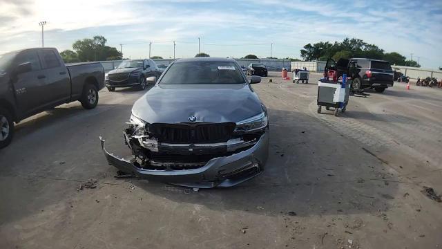 2018 BMW M550Xi - zdjęcie 14