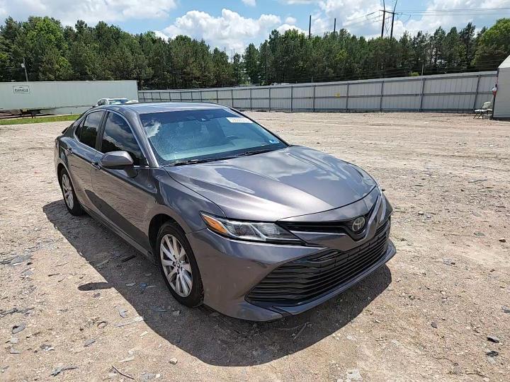 2018 Toyota Camry Le - zdjęcie 13