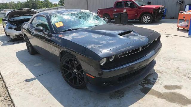 2019 Dodge Challenger R - zdjęcie 13