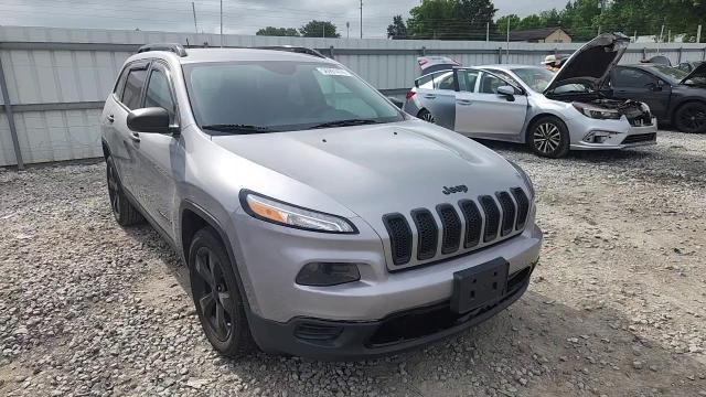 2016 Jeep Cherokee Sport - zdjęcie 14