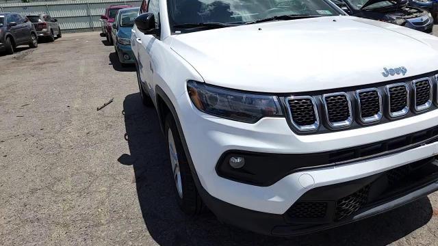 2023 Jeep Compass Latitude - zdjęcie 14